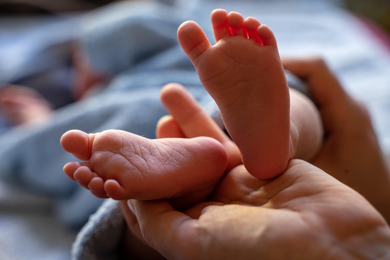 子供の足の臭いの原因は何ですか？